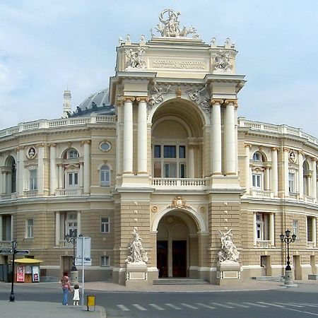 Vip Apartment Na Derebasovskoi Odesa Exterior foto