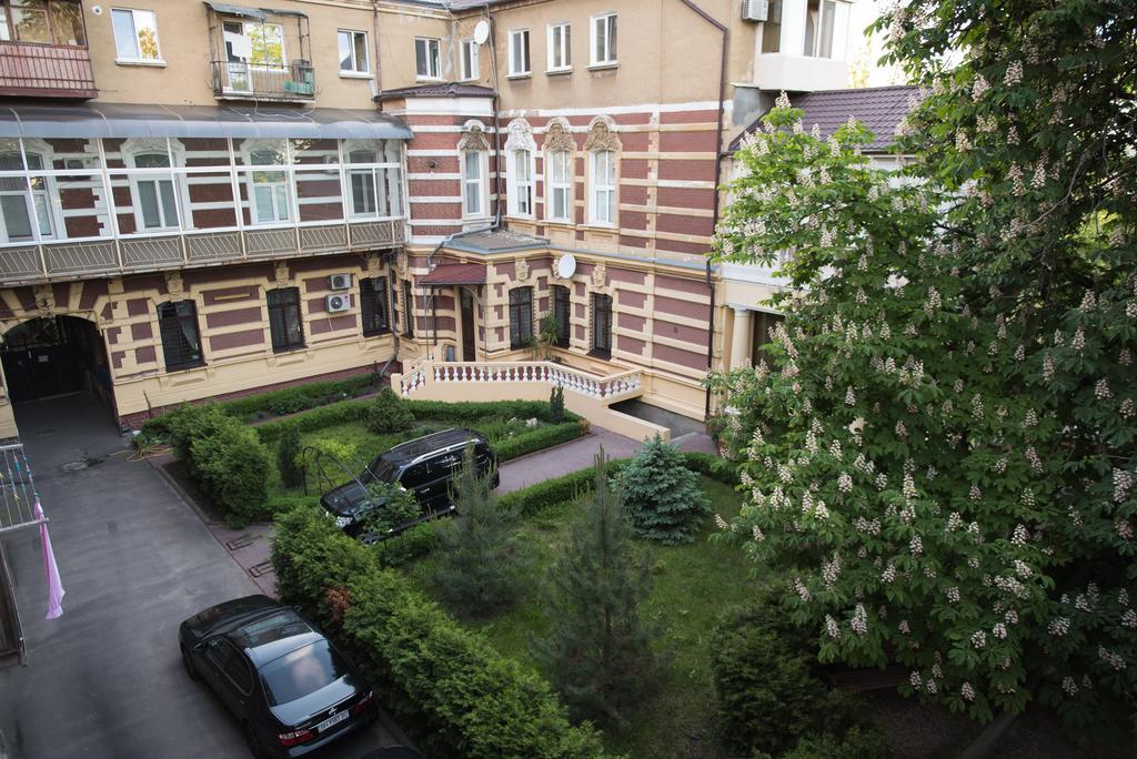 Vip Apartment Na Derebasovskoi Odesa Exterior foto